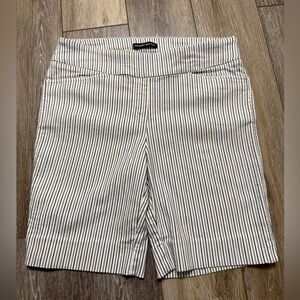 Hilary Radley super stretch comfy shorts Size M